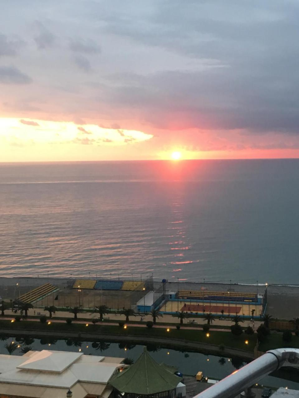 Best_in_Batumi 1 Bagian luar foto